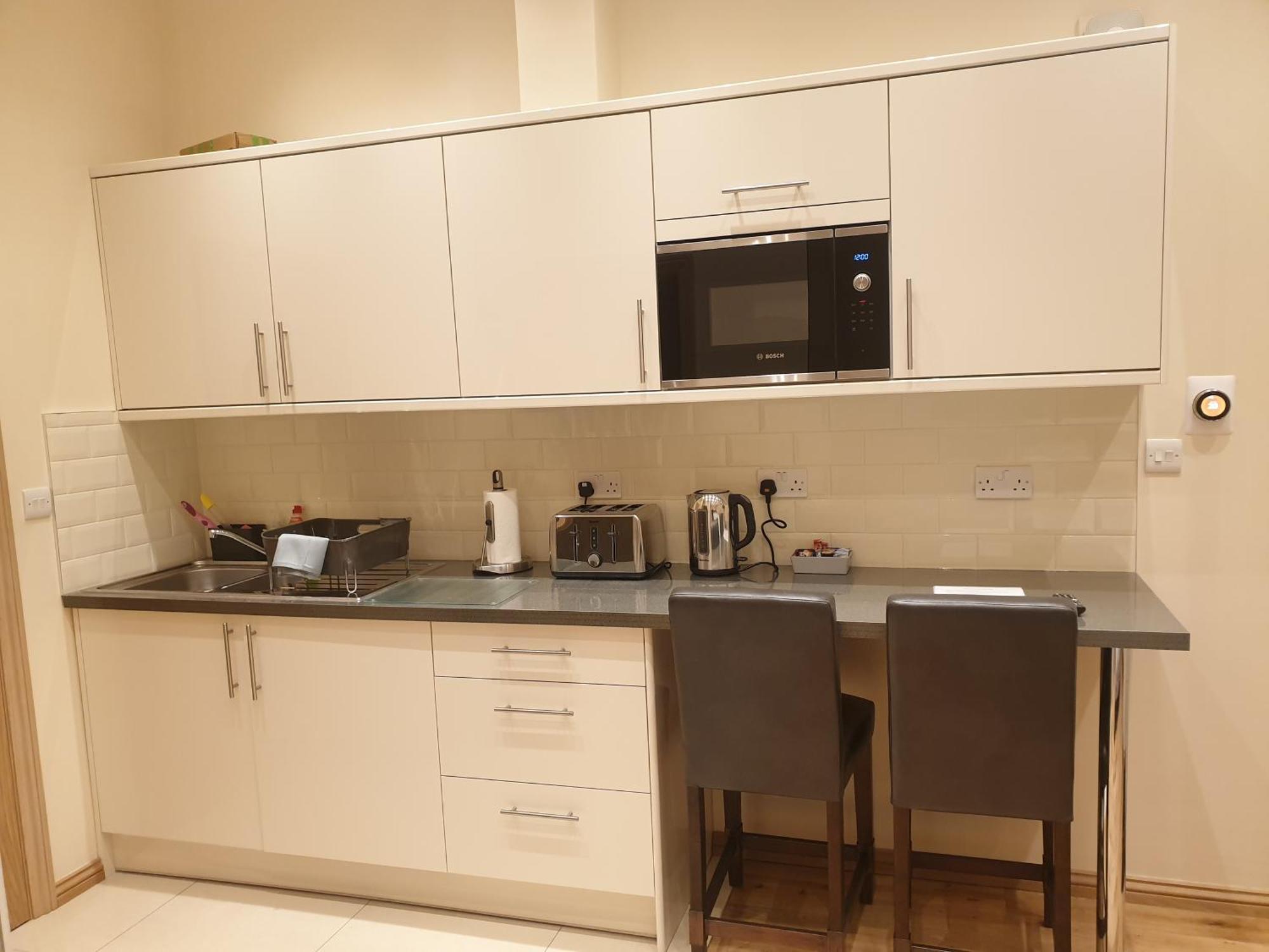 London Luxury Apartments 3 Bedroom Sleeps 8 With 3 Bathrooms 4 Mins Walk To Tube Free Parking Ілфорд Екстер'єр фото