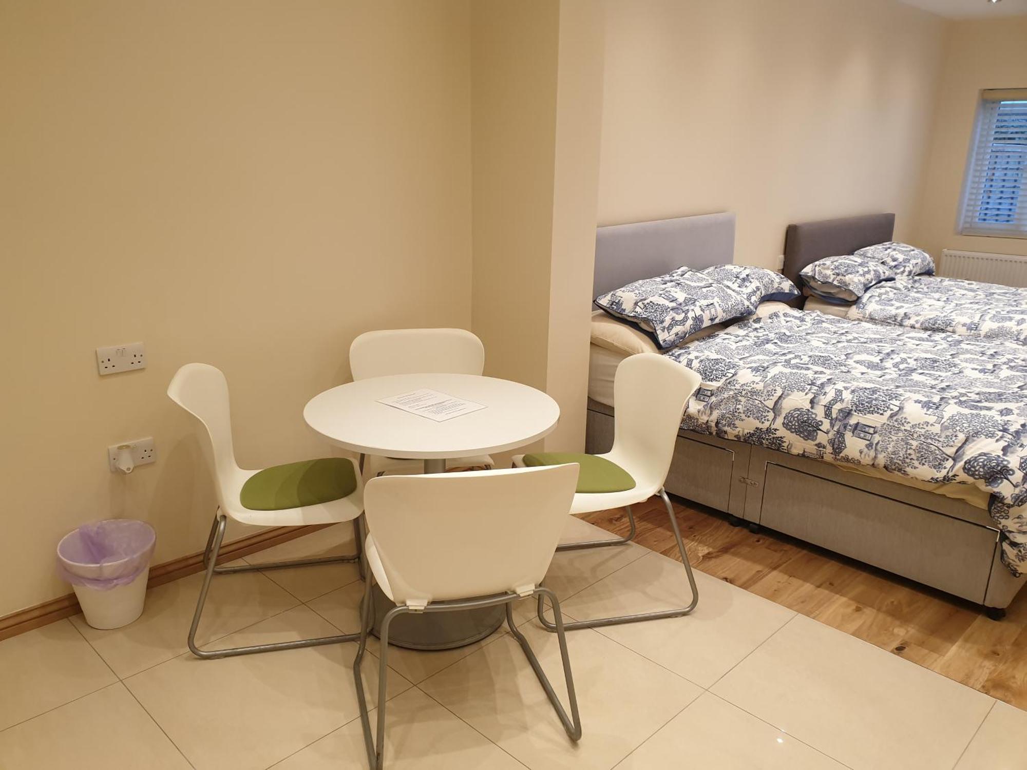 London Luxury Apartments 3 Bedroom Sleeps 8 With 3 Bathrooms 4 Mins Walk To Tube Free Parking Ілфорд Екстер'єр фото