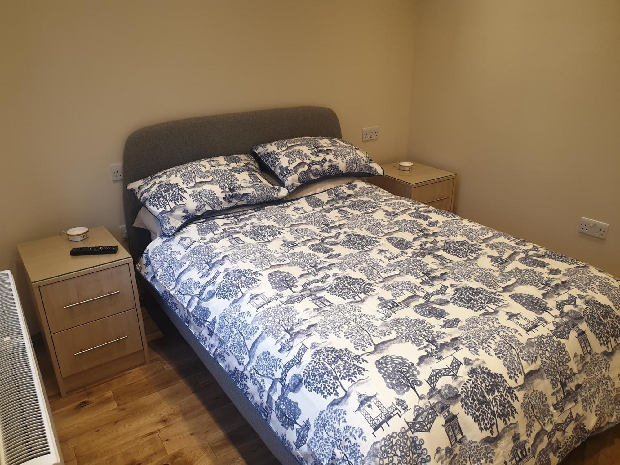 London Luxury Apartments 3 Bedroom Sleeps 8 With 3 Bathrooms 4 Mins Walk To Tube Free Parking Ілфорд Екстер'єр фото